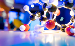 李克強：通過發(fā)展“互聯(lián)網(wǎng)+醫(yī)療”、醫(yī)聯(lián)體等 將優(yōu)質(zhì)醫(yī)療資源下沉